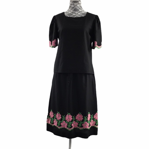 Vintage Black Floral Embroidered Blouse‎ Skirt Set - Picture 1 of 13